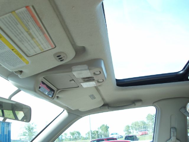 1997 Infiniti QX4 Base