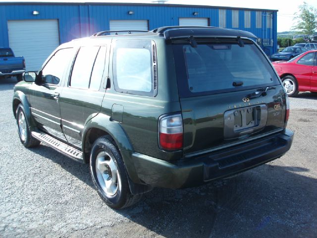 1997 Infiniti QX4 Base