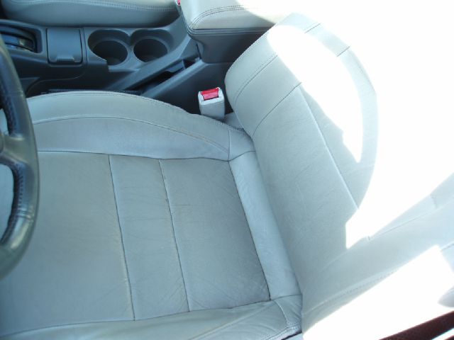 1997 Infiniti QX4 Base
