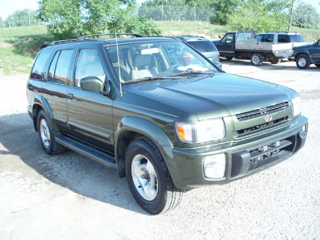 1997 Infiniti QX4 Base