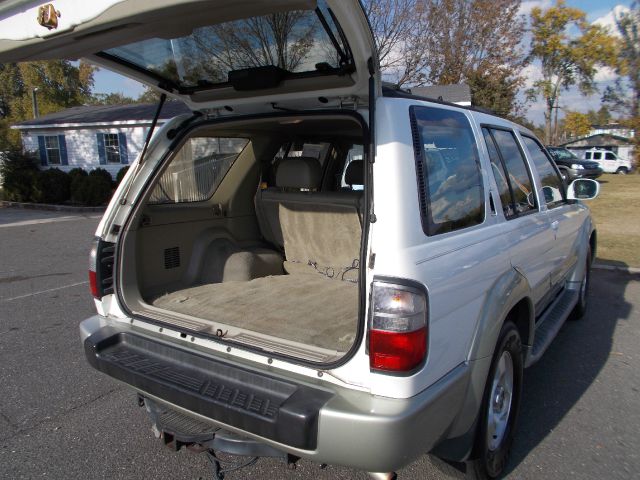 1997 Infiniti QX4 Base