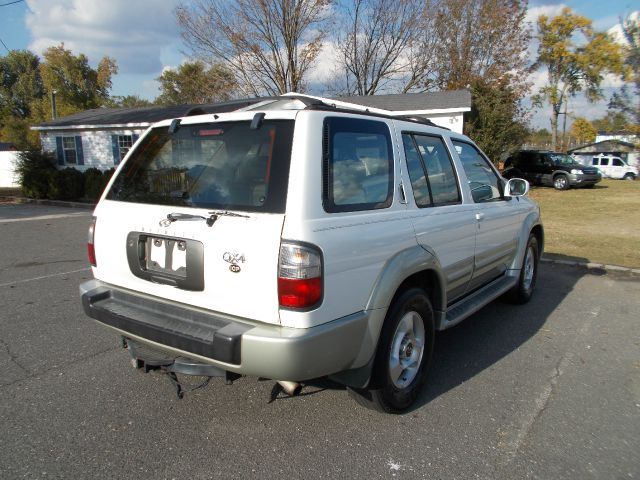 1997 Infiniti QX4 Base