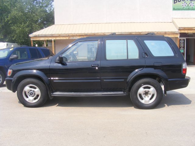 1998 Infiniti QX4 Base