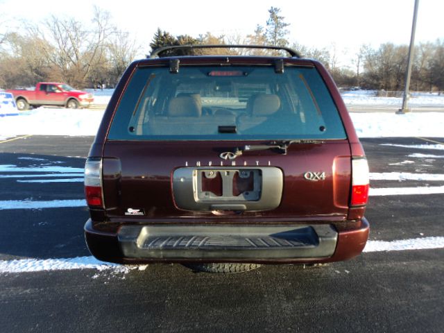 1998 Infiniti QX4 Base