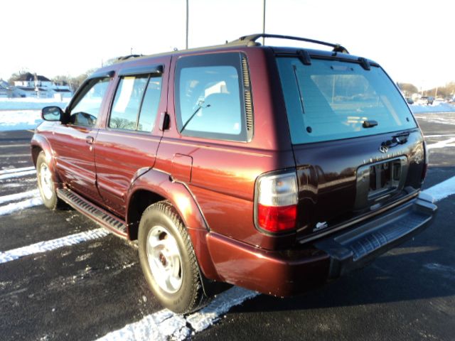 1998 Infiniti QX4 Base