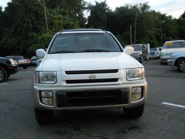 1999 Infiniti QX4 5dr XLE Limited AWD