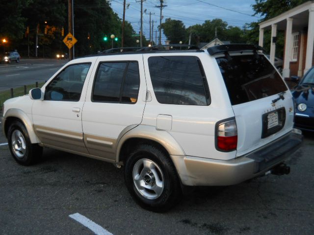 1999 Infiniti QX4 5dr XLE Limited AWD