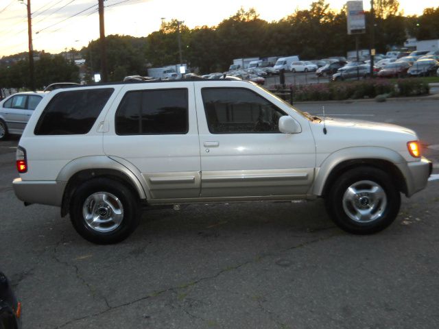 1999 Infiniti QX4 5dr XLE Limited AWD