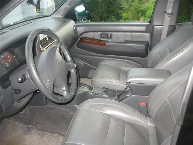 1999 Infiniti QX4 Unknown