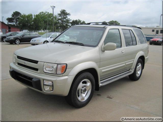 2000 Infiniti QX4 Base