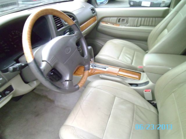 2001 Infiniti QX4 Ram 3500 Diesel 2-WD