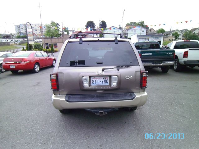 2001 Infiniti QX4 Ram 3500 Diesel 2-WD