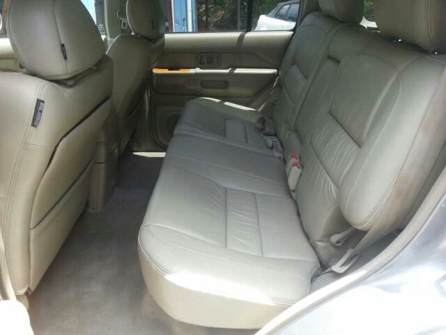 2001 Infiniti QX4 Base