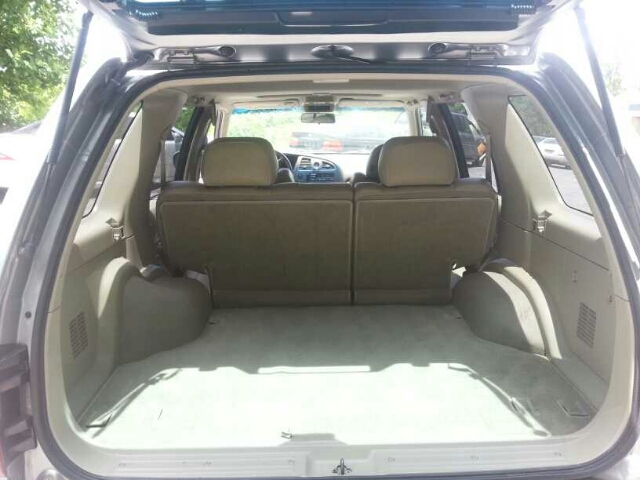 2001 Infiniti QX4 Base