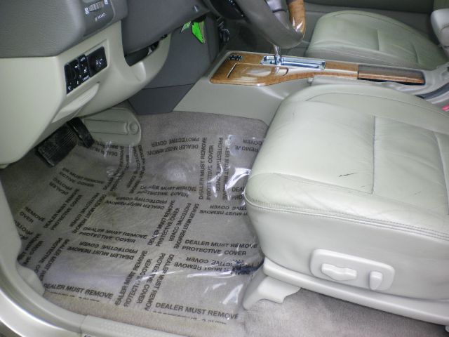 2001 Infiniti QX4 Ram 3500 Diesel 2-WD