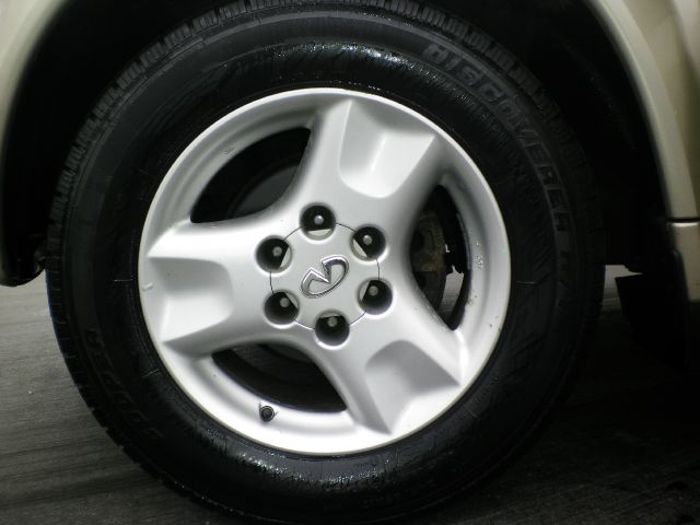 2001 Infiniti QX4 Ram 3500 Diesel 2-WD