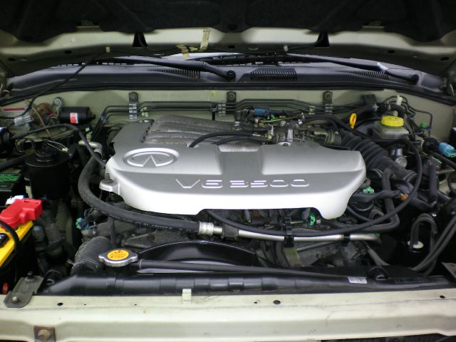 2001 Infiniti QX4 Ram 3500 Diesel 2-WD