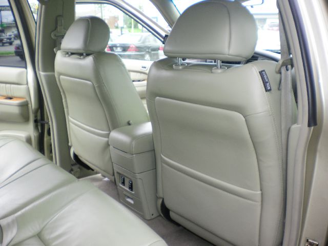 2001 Infiniti QX4 Ram 3500 Diesel 2-WD