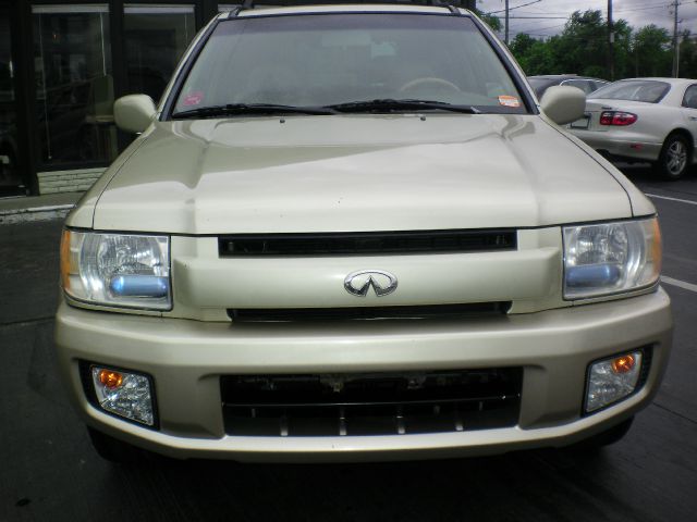 2001 Infiniti QX4 Ram 3500 Diesel 2-WD