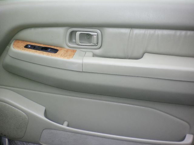 2001 Infiniti QX4 Ram 3500 Diesel 2-WD