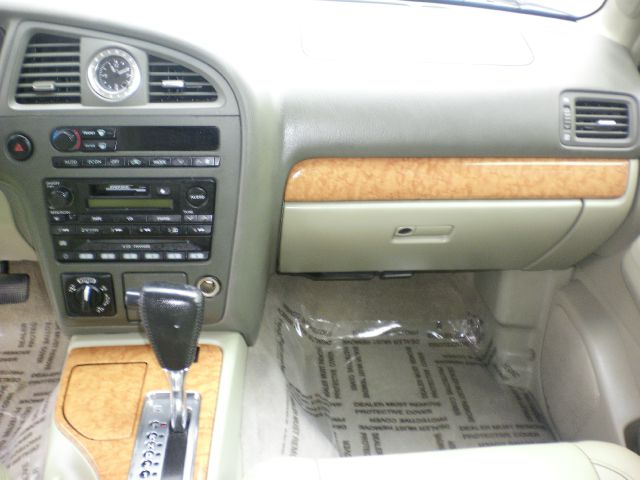 2001 Infiniti QX4 Ram 3500 Diesel 2-WD