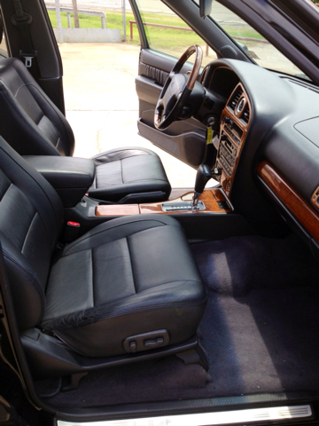 2001 Infiniti QX4 Ram 3500 Diesel 2-WD