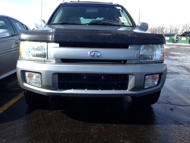 2001 Infiniti QX4 Ram 3500 Diesel 2-WD