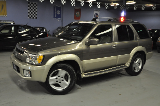 2001 Infiniti QX4 Ram 3500 Diesel 2-WD
