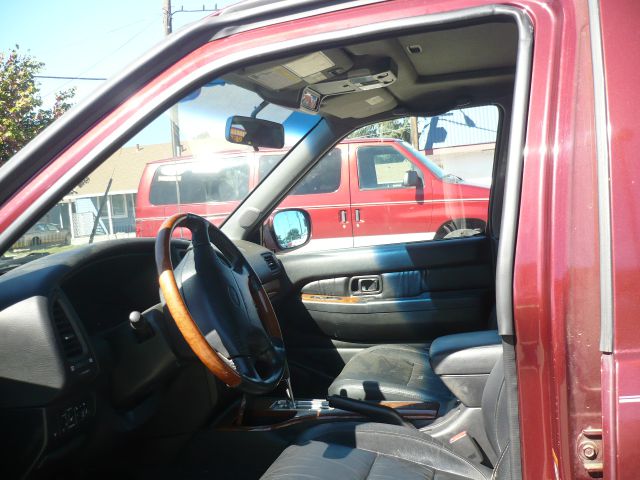 2001 Infiniti QX4 Ram 3500 Diesel 2-WD