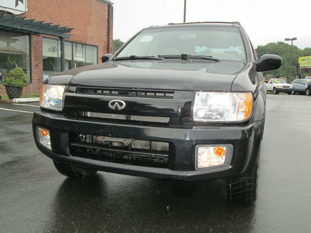 2001 Infiniti QX4 Ram 3500 Diesel 2-WD