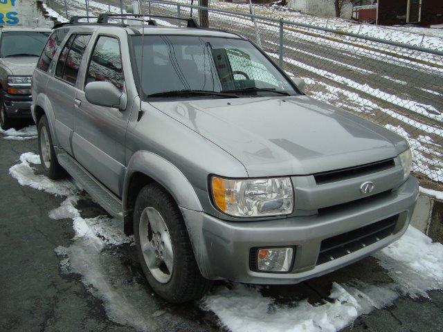 2001 Infiniti QX4 Ram 3500 Diesel 2-WD
