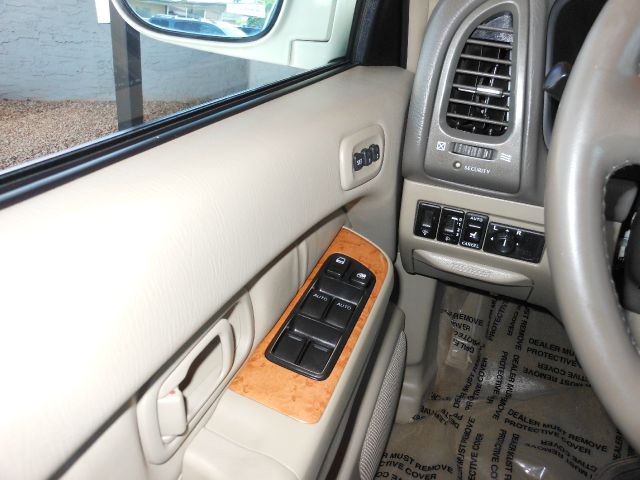 2001 Infiniti QX4 Ram 3500 Diesel 2-WD