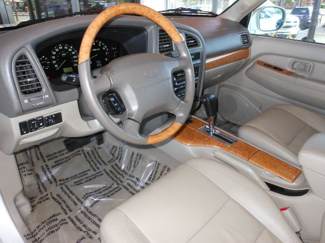 2001 Infiniti QX4 Ram 3500 Diesel 2-WD