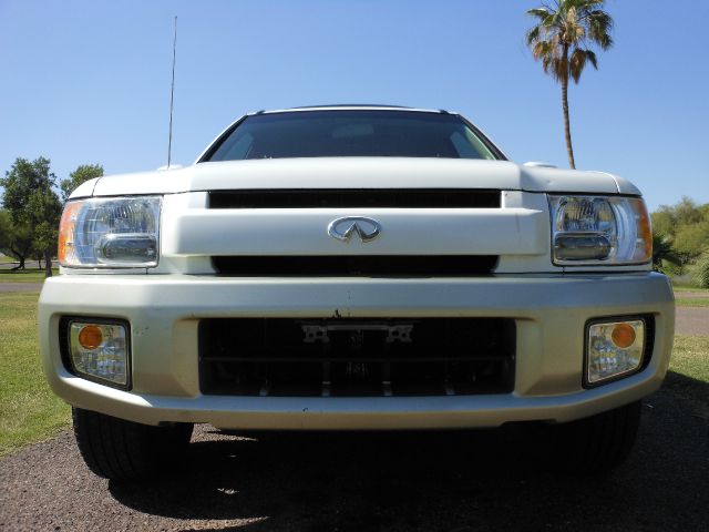 2001 Infiniti QX4 Ram 3500 Diesel 2-WD