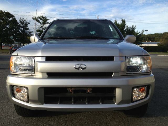 2002 Infiniti QX4 Ram 3500 Diesel 2-WD