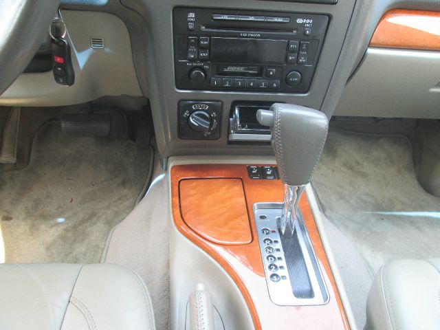 2002 Infiniti QX4 T6 Sport Utility 4D