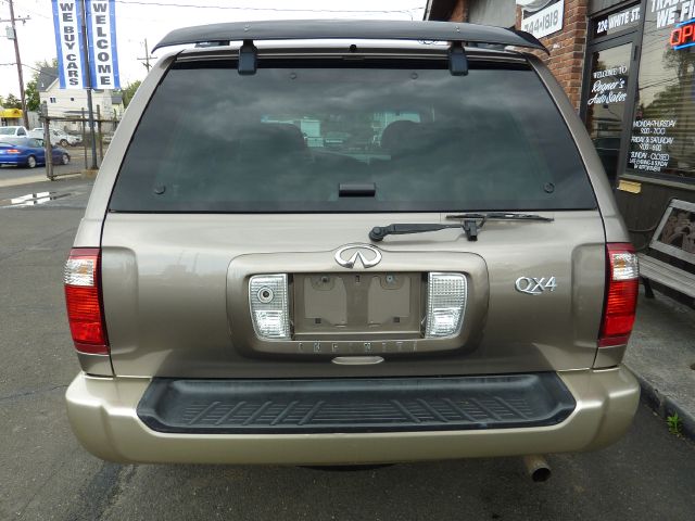 2002 Infiniti QX4 T6 Sport Utility 4D