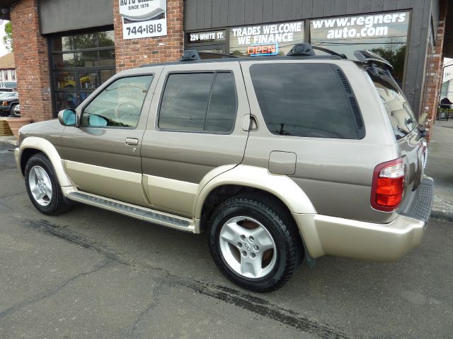 2002 Infiniti QX4 T6 Sport Utility 4D