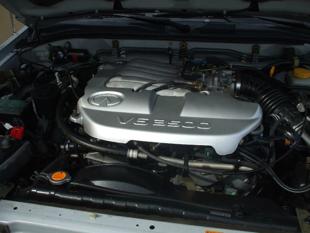 2002 Infiniti QX4 Unknown