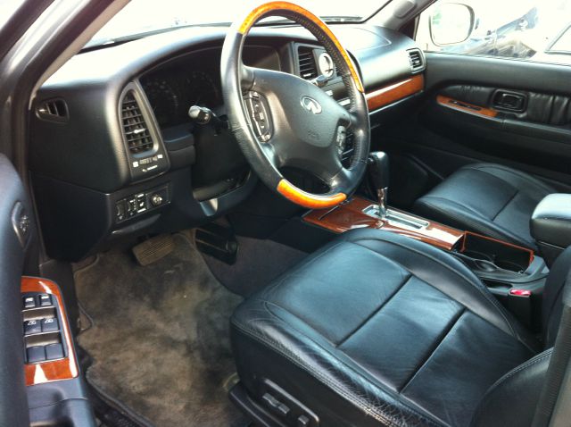 2003 Infiniti QX4 Ram 3500 Diesel 2-WD