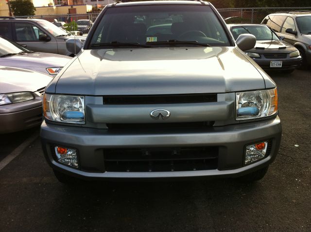 2003 Infiniti QX4 Ram 3500 Diesel 2-WD