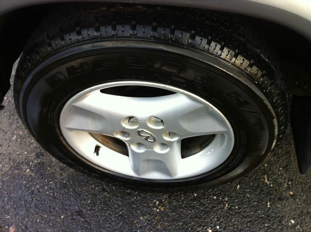 2003 Infiniti QX4 Ram 3500 Diesel 2-WD