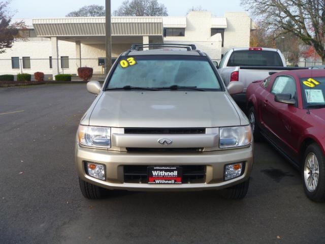 2003 Infiniti QX4 Base