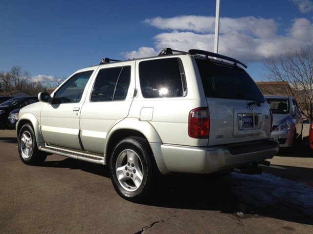 2003 Infiniti QX4 Base