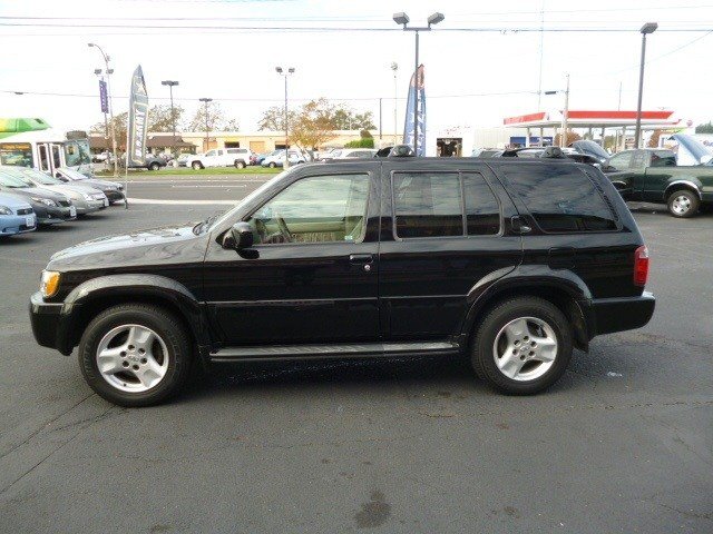 2003 Infiniti QX4 Base