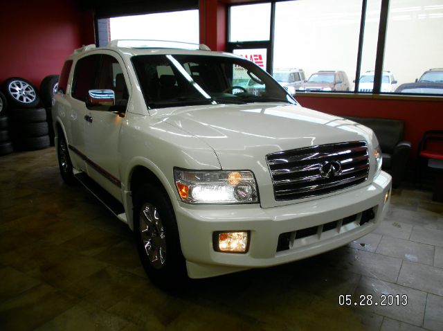 2004 Infiniti QX56 EX - DUAL Power Doors