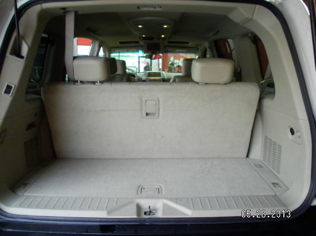 2004 Infiniti QX56 EX - DUAL Power Doors