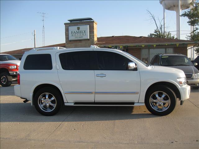2005 Infiniti QX56 Base
