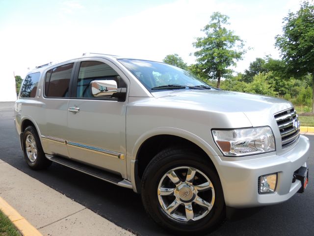 2005 Infiniti QX56 EX - DUAL Power Doors