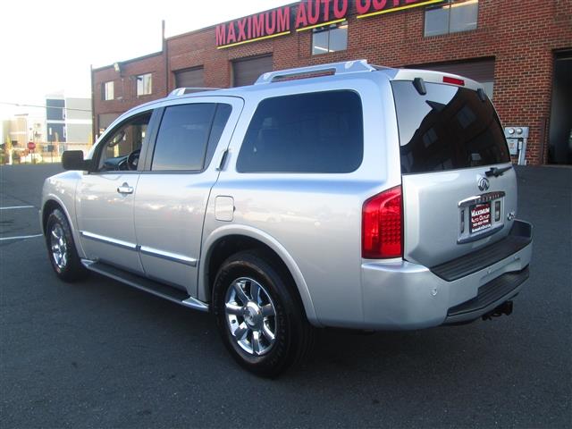 2005 Infiniti QX56 Base